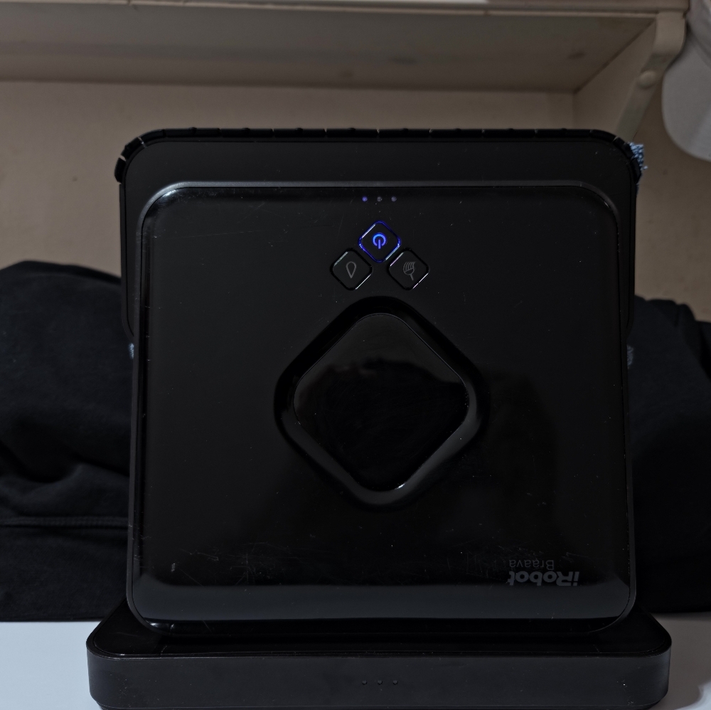 iRobot Braava Jet 380t Mopping Robot | Great Condition | Turbo Charge Cradle